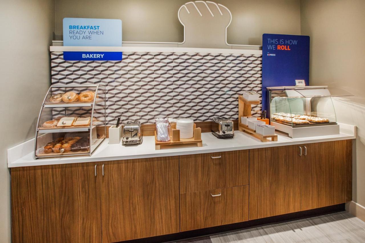 Holiday Inn Express & Suites - Miramar By Ihg Exteriör bild
