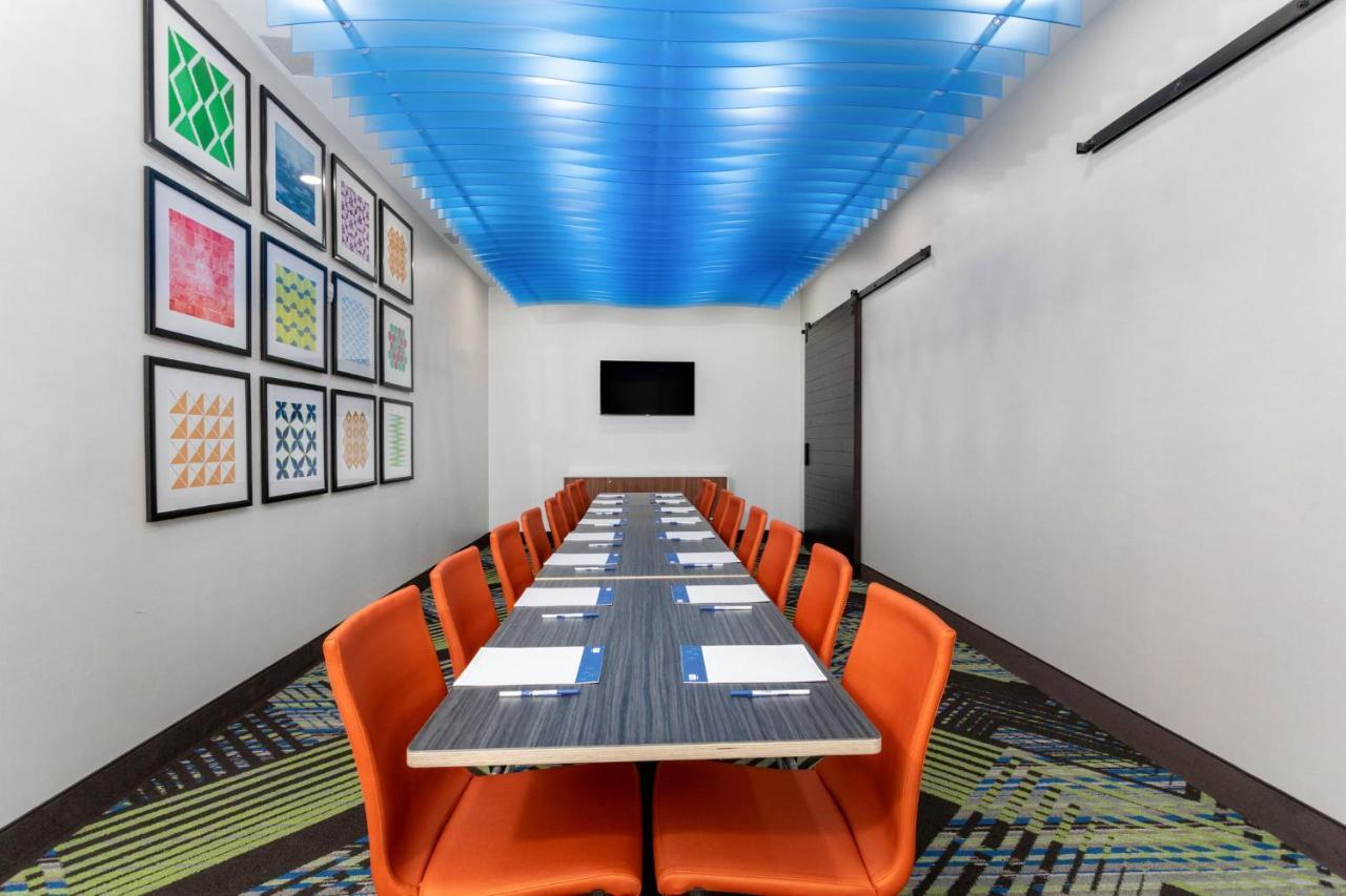 Holiday Inn Express & Suites - Miramar By Ihg Exteriör bild