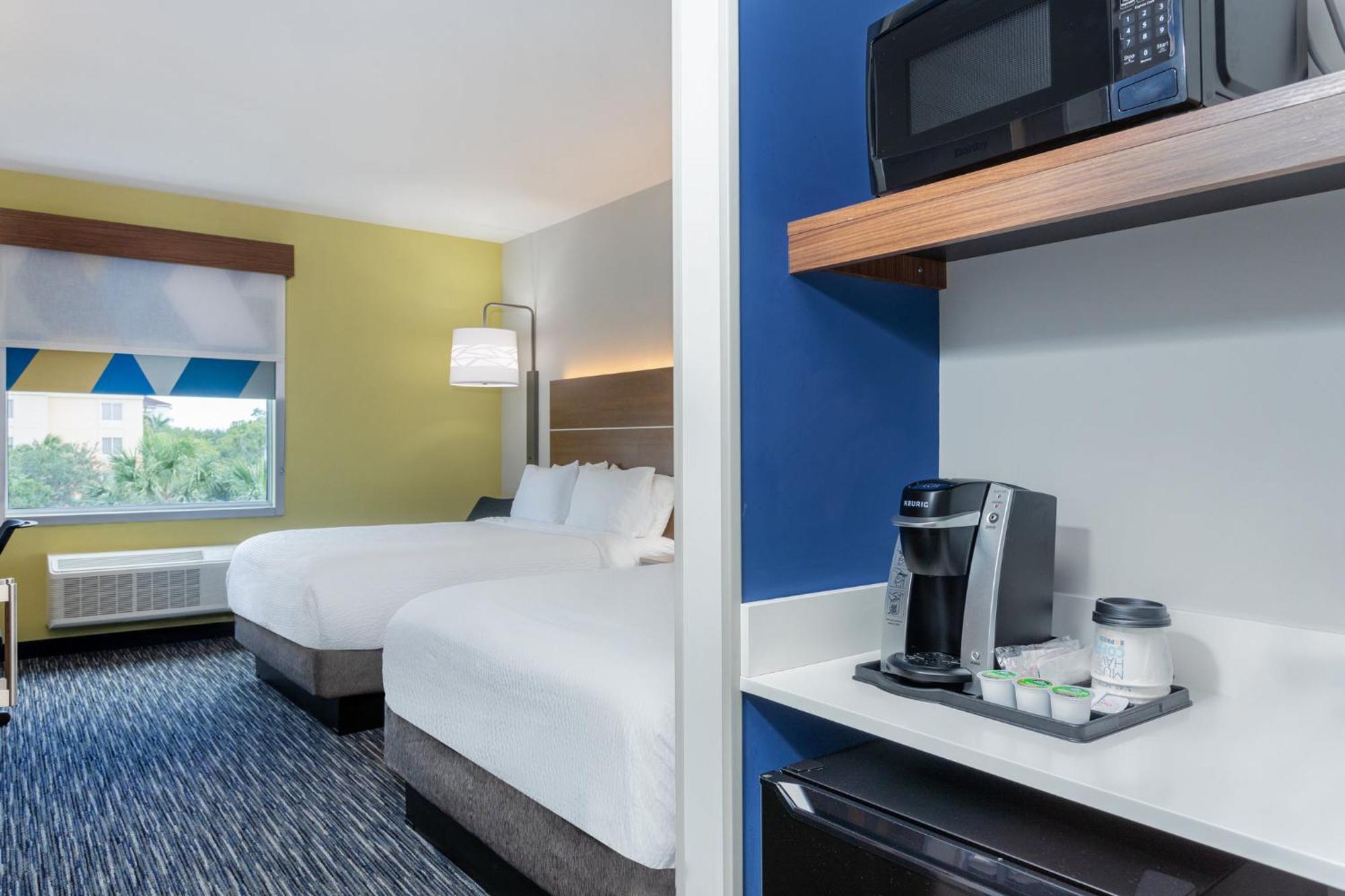 Holiday Inn Express & Suites - Miramar By Ihg Exteriör bild