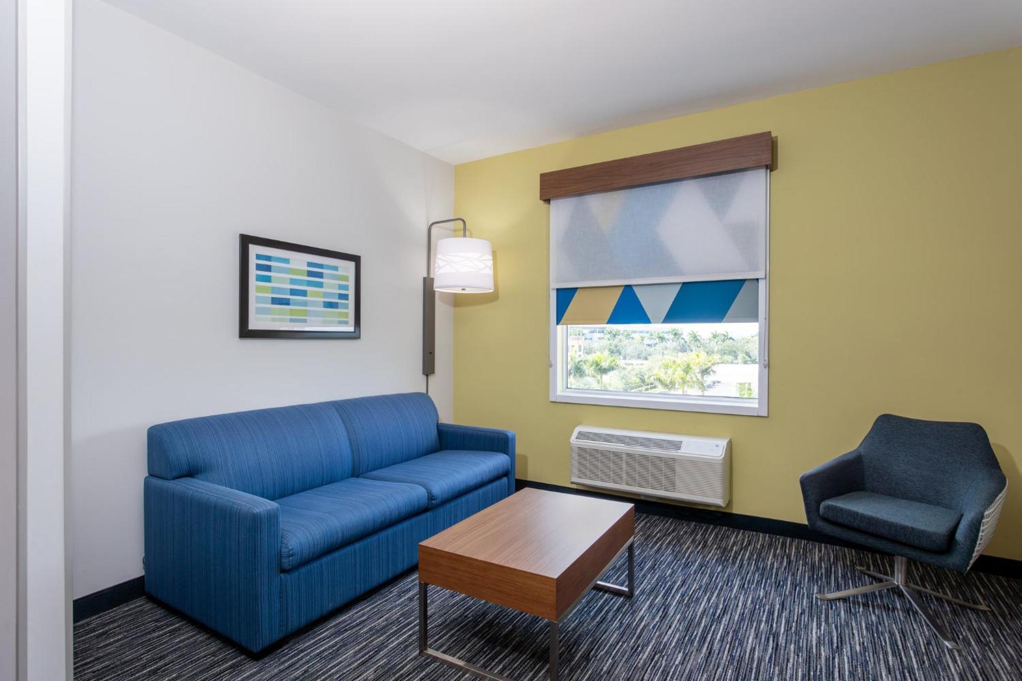 Holiday Inn Express & Suites - Miramar By Ihg Exteriör bild
