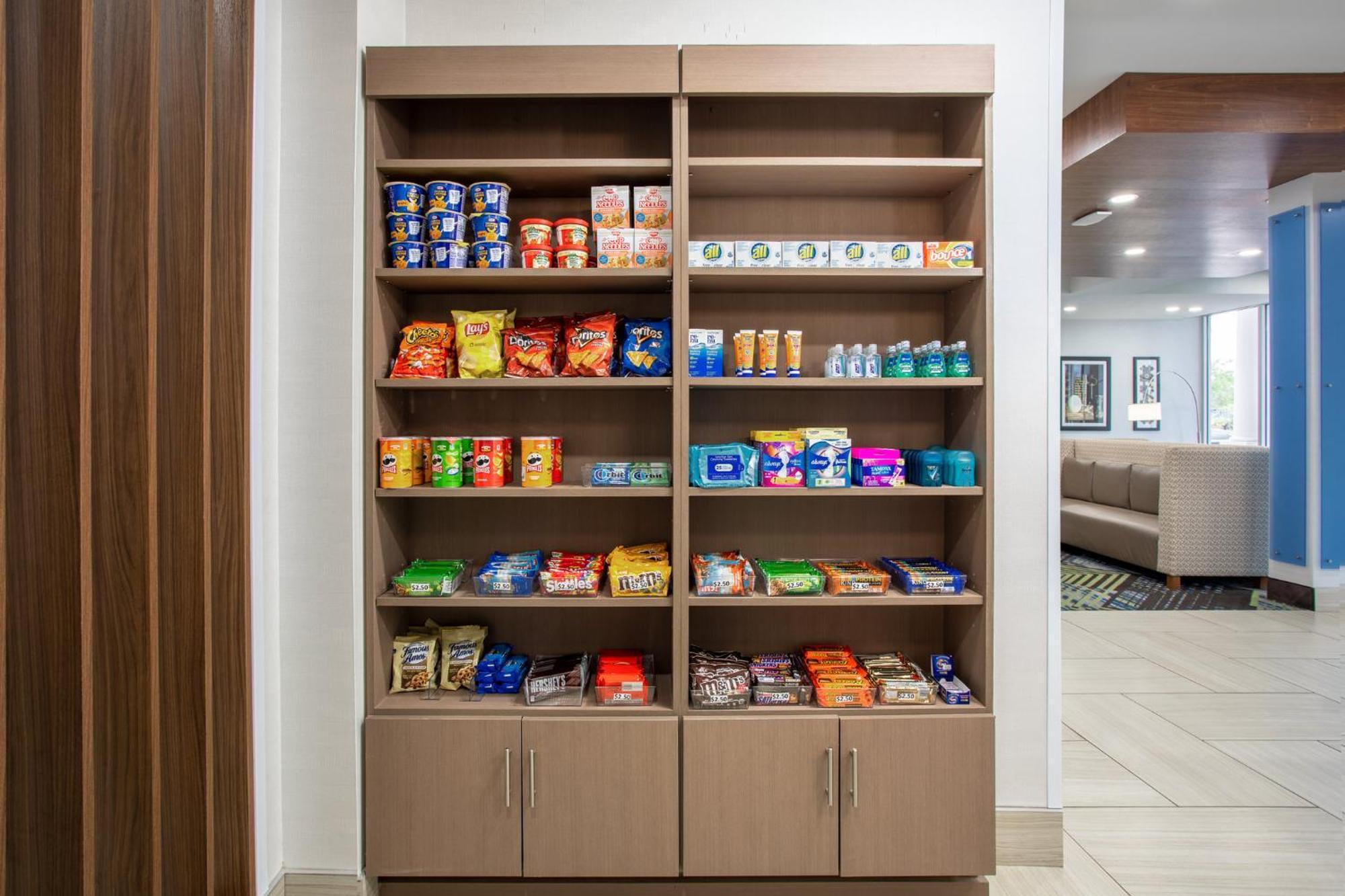 Holiday Inn Express & Suites - Miramar By Ihg Exteriör bild