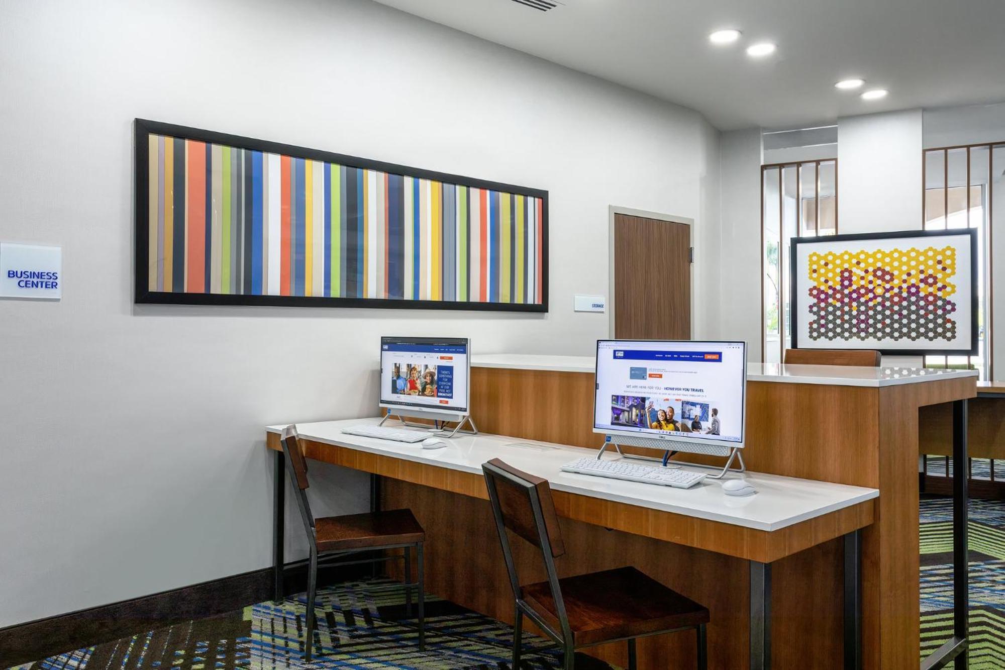 Holiday Inn Express & Suites - Miramar By Ihg Exteriör bild